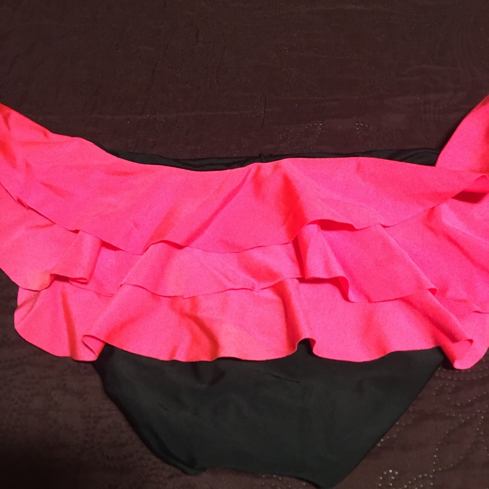 Triangle top bikini - Picture 3 of 4